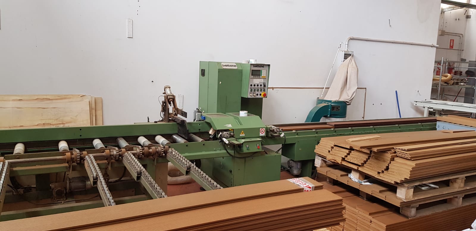 Linea di troncatura usata per legno BOTTENE R400