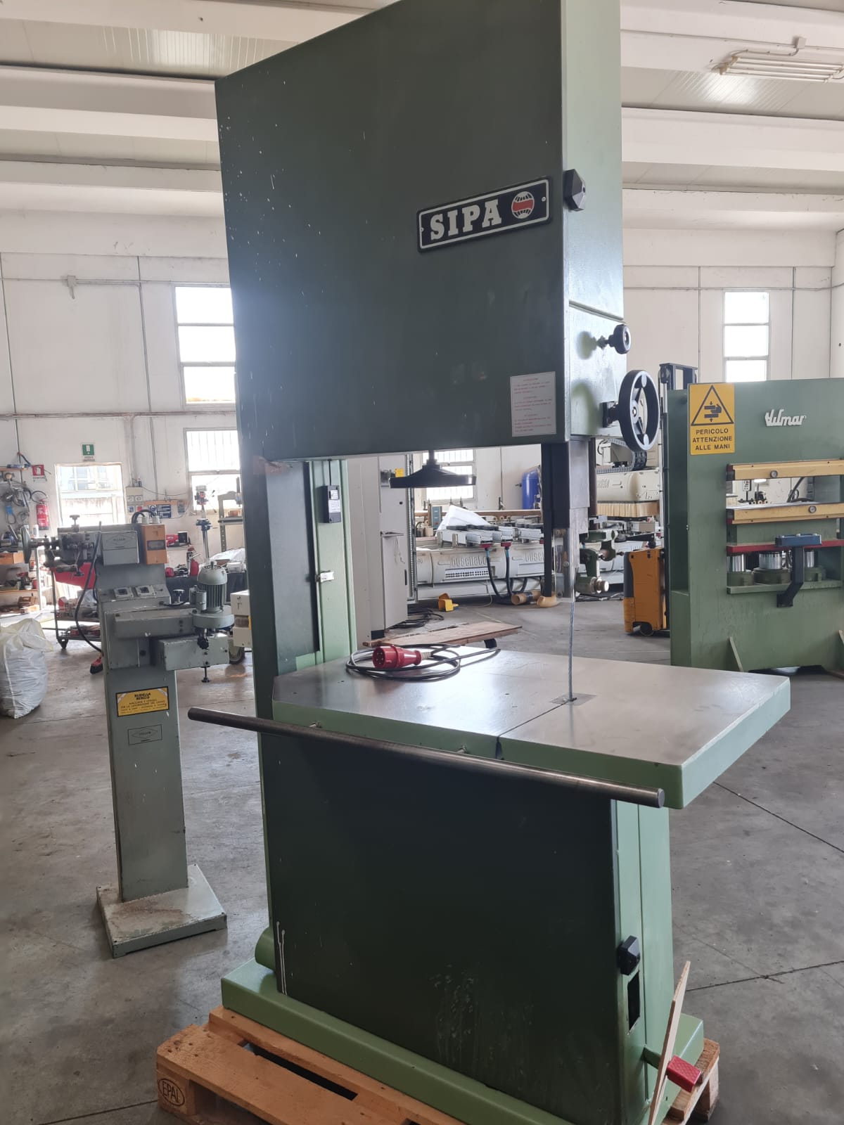 Sega a nastro usata per legno SIPA 800 TOP